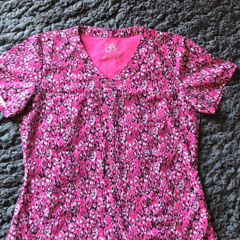 Barco One women’s scrub top
